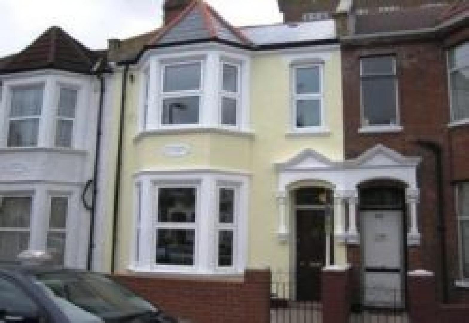 			3 Bedroom, 1 bath, 1 reception Flat			 Oaklands Road, WILLESDEN GREEN